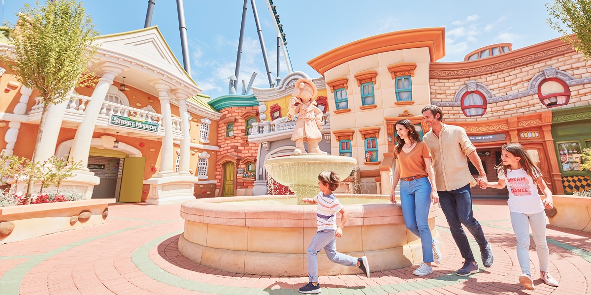 Sesamoaventura familia portaventura