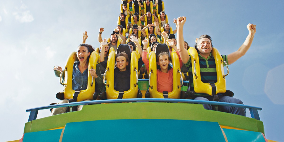 Parque atracciones familia